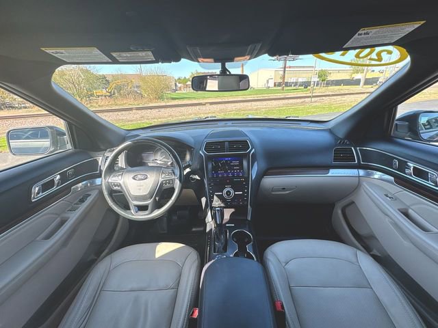 Used 2019 Ford Explorer Limited w/ Class III Trailer Tow Package AWD/4WD image 21