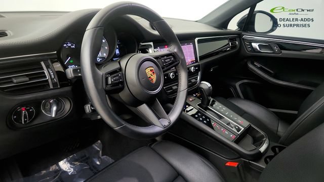 Used 2024 Porsche Macan S AWD/4WD image 46