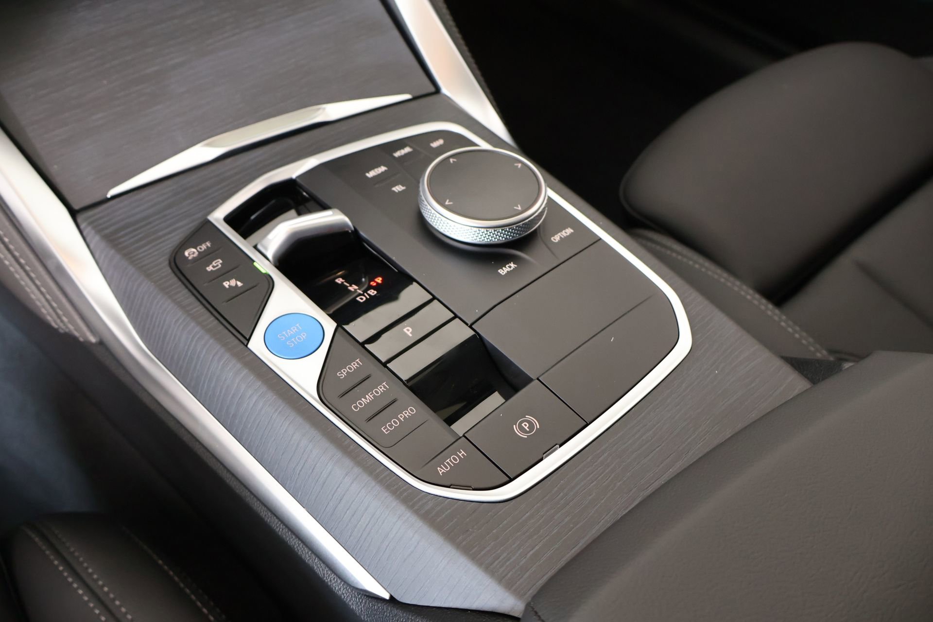 New 2026 BMW i4 xDrive40i w/ M Sport Package AWD/4WD image 8