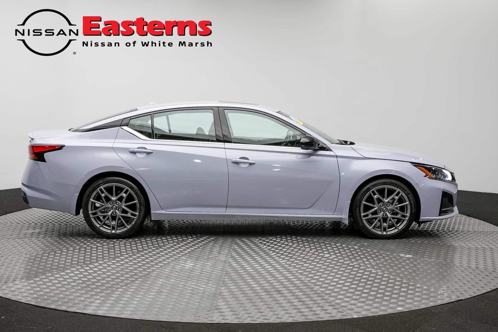 Used 2023 Nissan Altima 2.0 SR FWD image 4