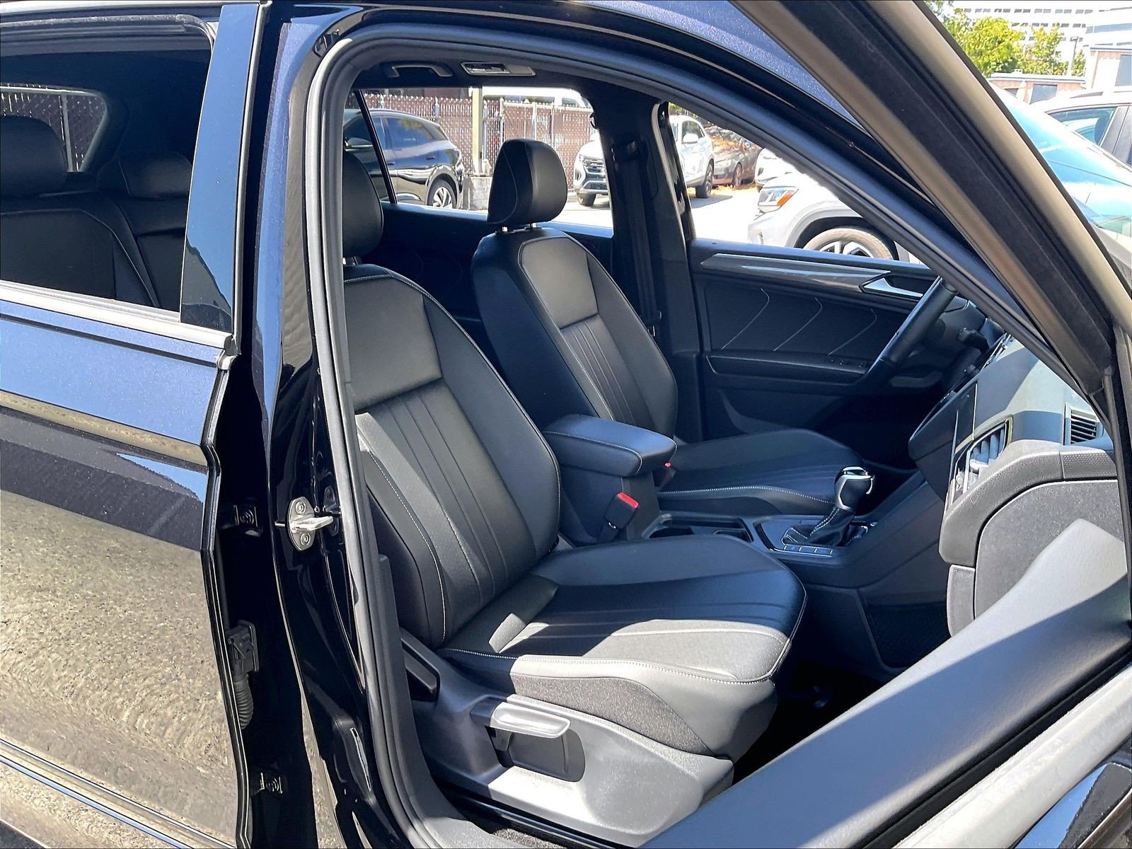 Certified 2023 Volkswagen Tiguan SE R-Line FWD image 6