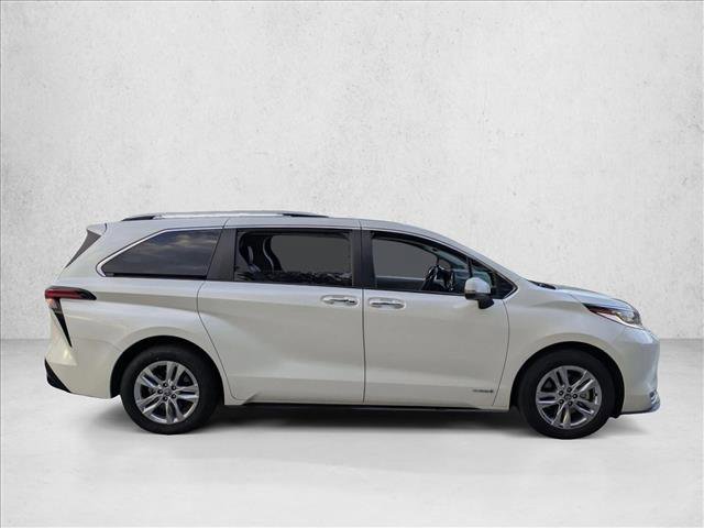 Used 2021 Toyota Sienna Limited FWD image 4