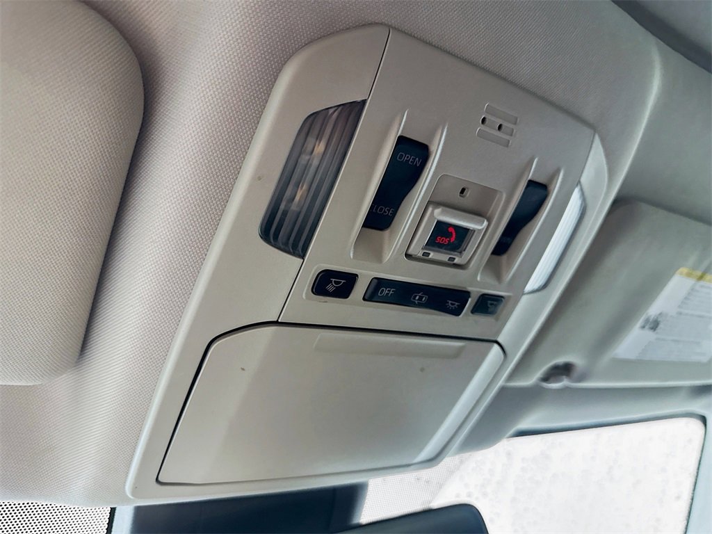 Used 2021 Toyota Highlander XLE image 34