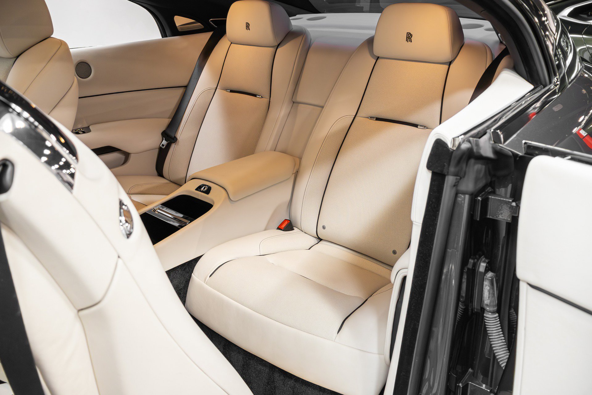 Used 2016 Rolls-Royce Wraith image 33