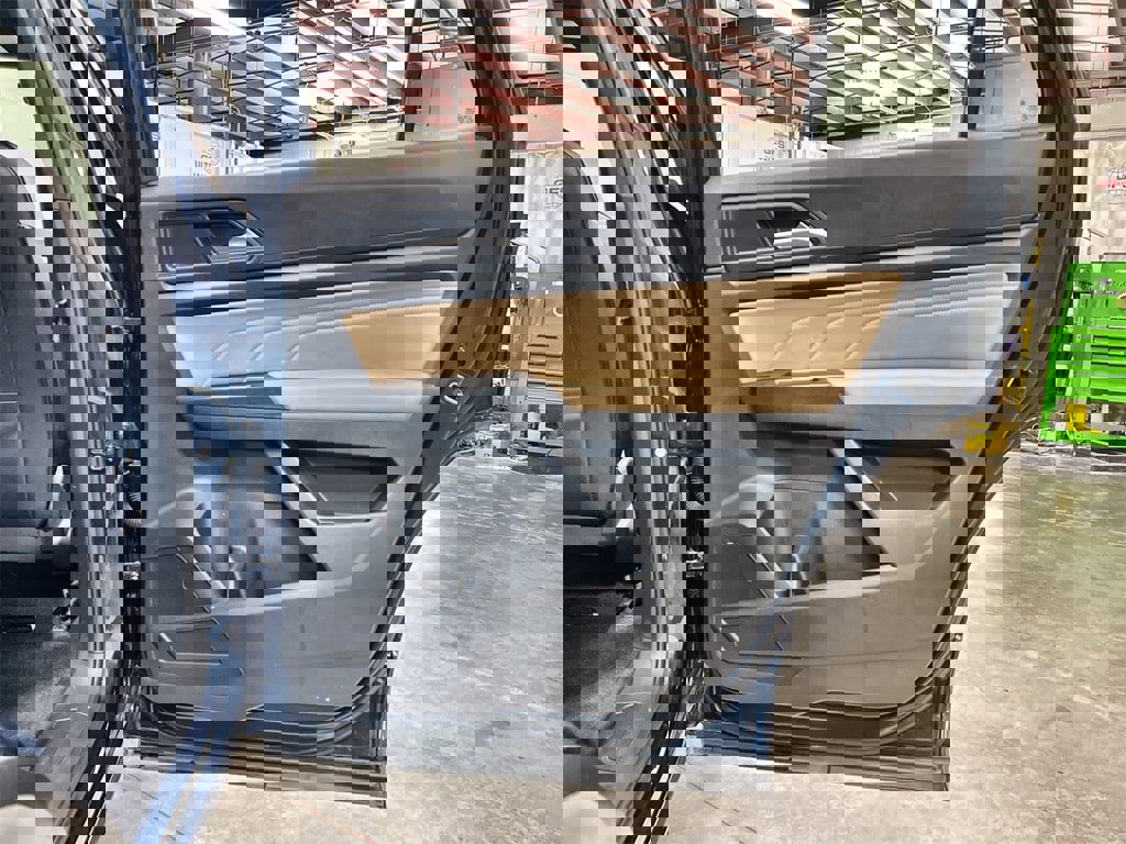 Used 2022 Volkswagen Atlas Cross Sport SEL R-Line image 24