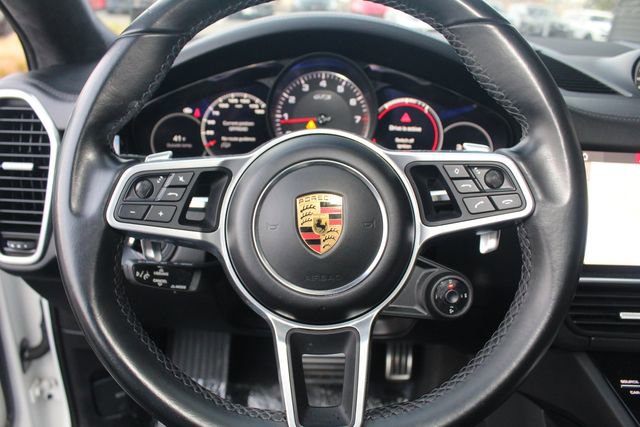 Used 2021 Porsche Cayenne GTS w/ Premium Package image 19