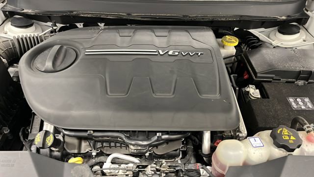 Used 2020 Jeep Cherokee Trailhawk AWD/4WD image 26