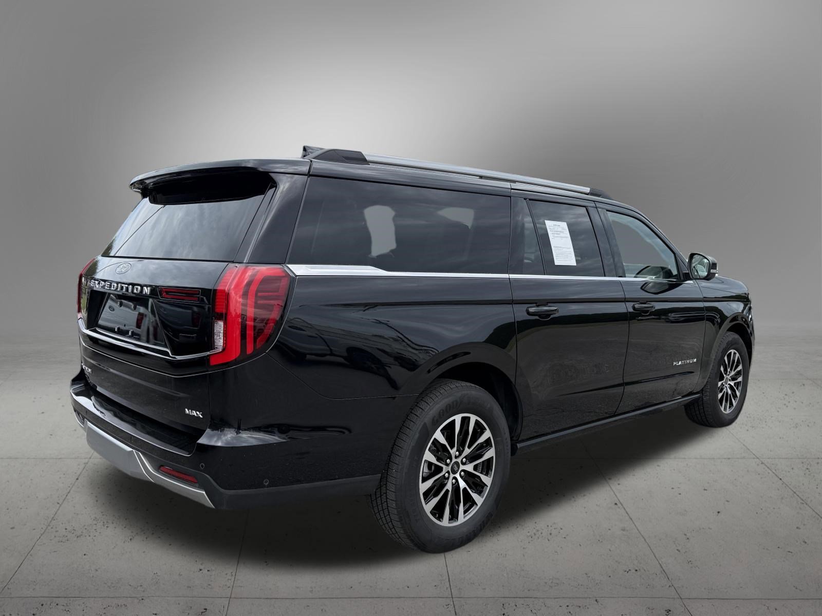 Used 2025 Ford Expedition Max Platinum image 4
