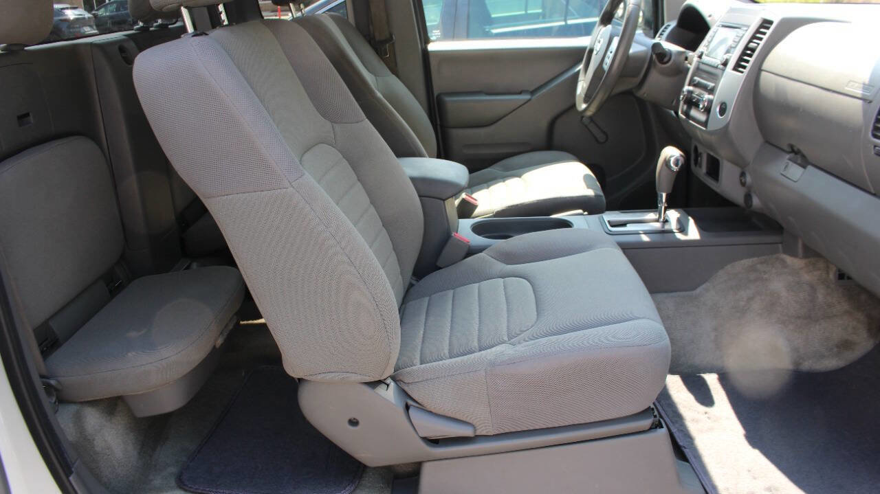 Used 2018 Nissan Frontier S image 38