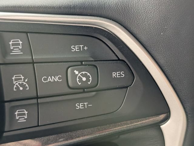 Certified 2021 Jeep Grand Cherokee L Laredo AWD/4WD image 16