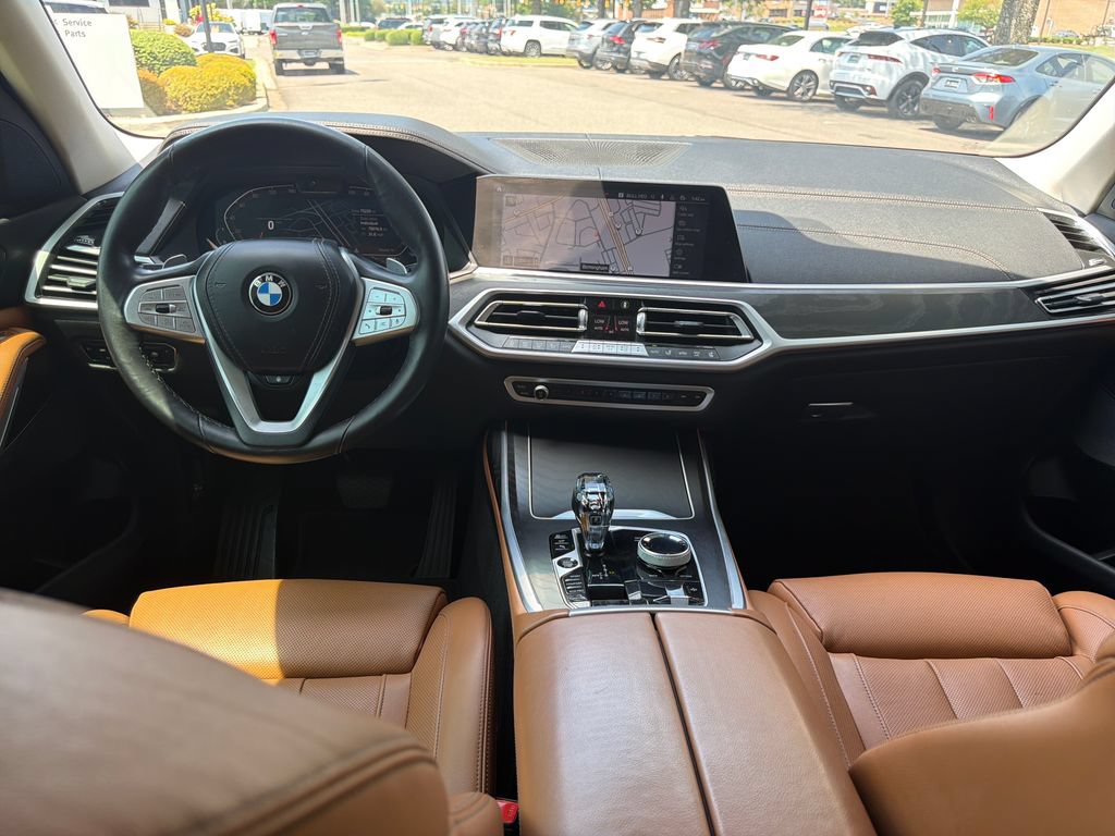 Used 2022 BMW X7 xDrive40i w/ Executive Package AWD/4WD image 2