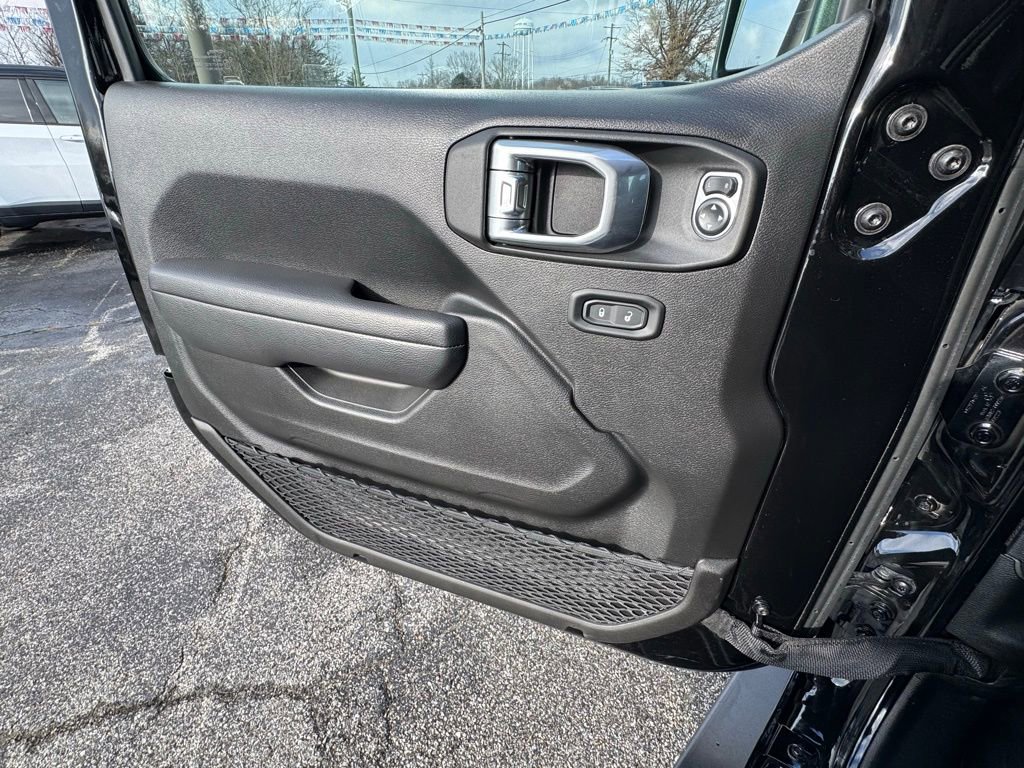 Used 2024 Jeep Wrangler Willys image 25