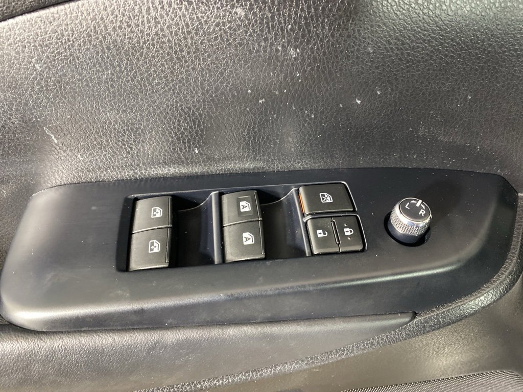 Used 2019 Toyota Highlander SE image 27