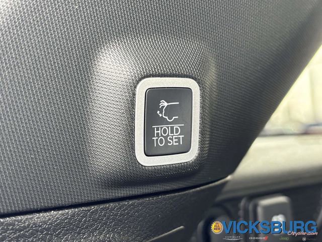 New 2025 Jeep Grand Cherokee Limited w/ Trailer Tow Package image 32