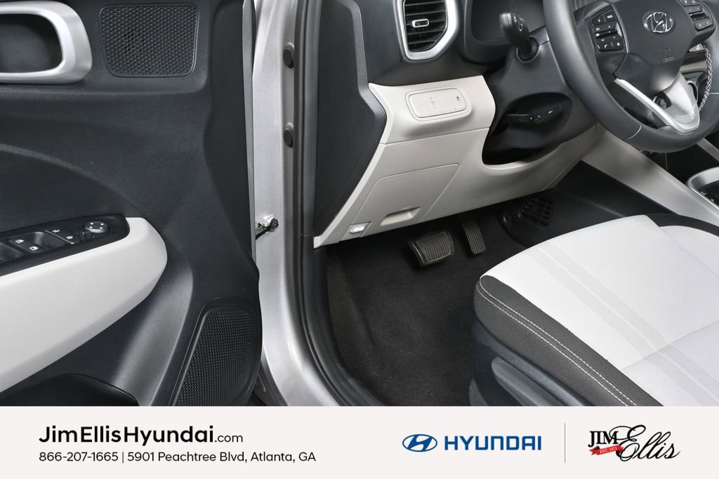 Certified 2023 Hyundai Venue SEL image 8