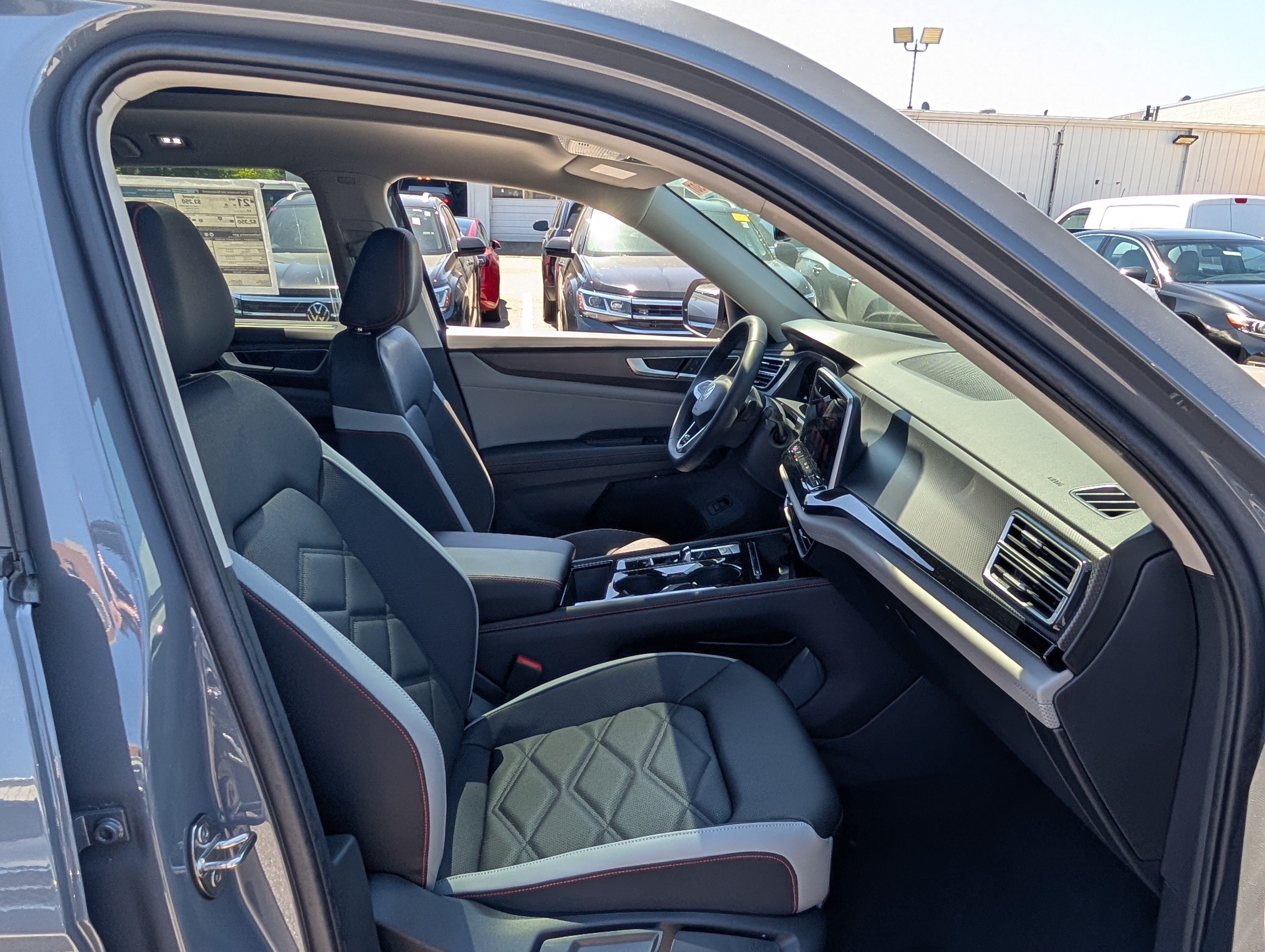 New 2026 Volkswagen Atlas Peak Edition AWD/4WD image 9