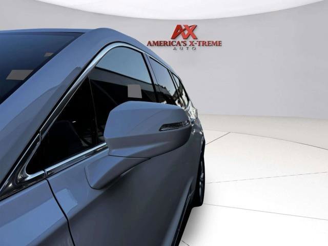 Used 2024 Cadillac XT6 Luxury w/ LPO, Floor Liner Package FWD image 11