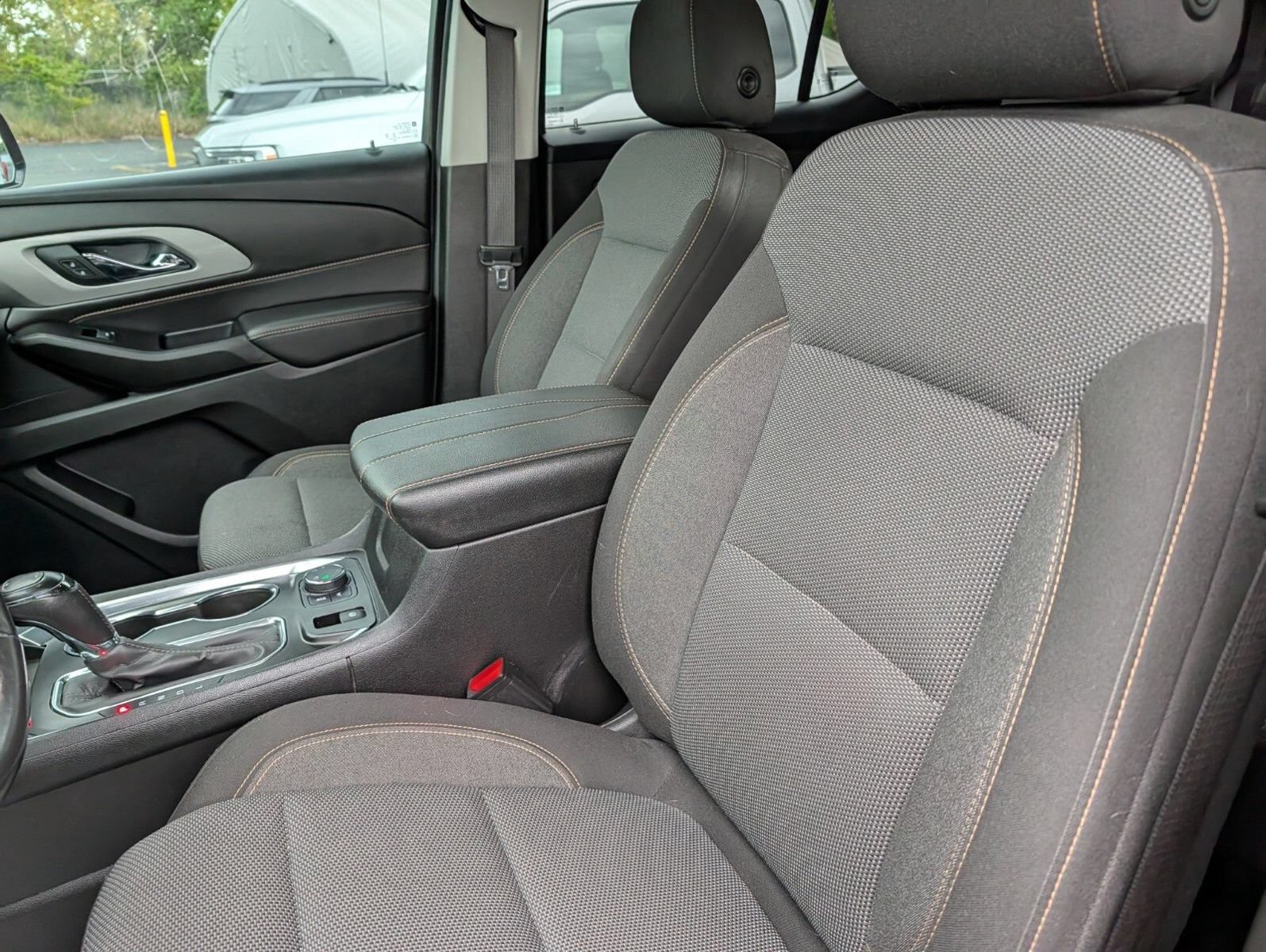 Used 2020 Chevrolet Traverse LT w/ Driver Confidence II Package AWD/4WD image 20