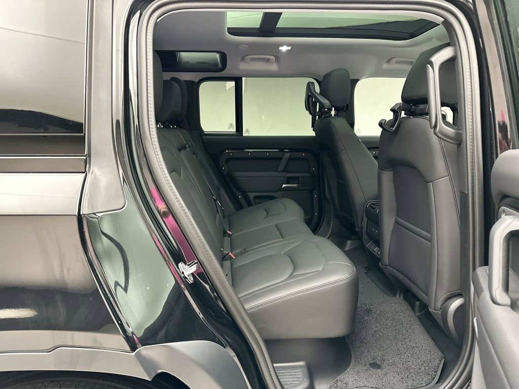 New 2026 Land Rover Defender 110 S image 7
