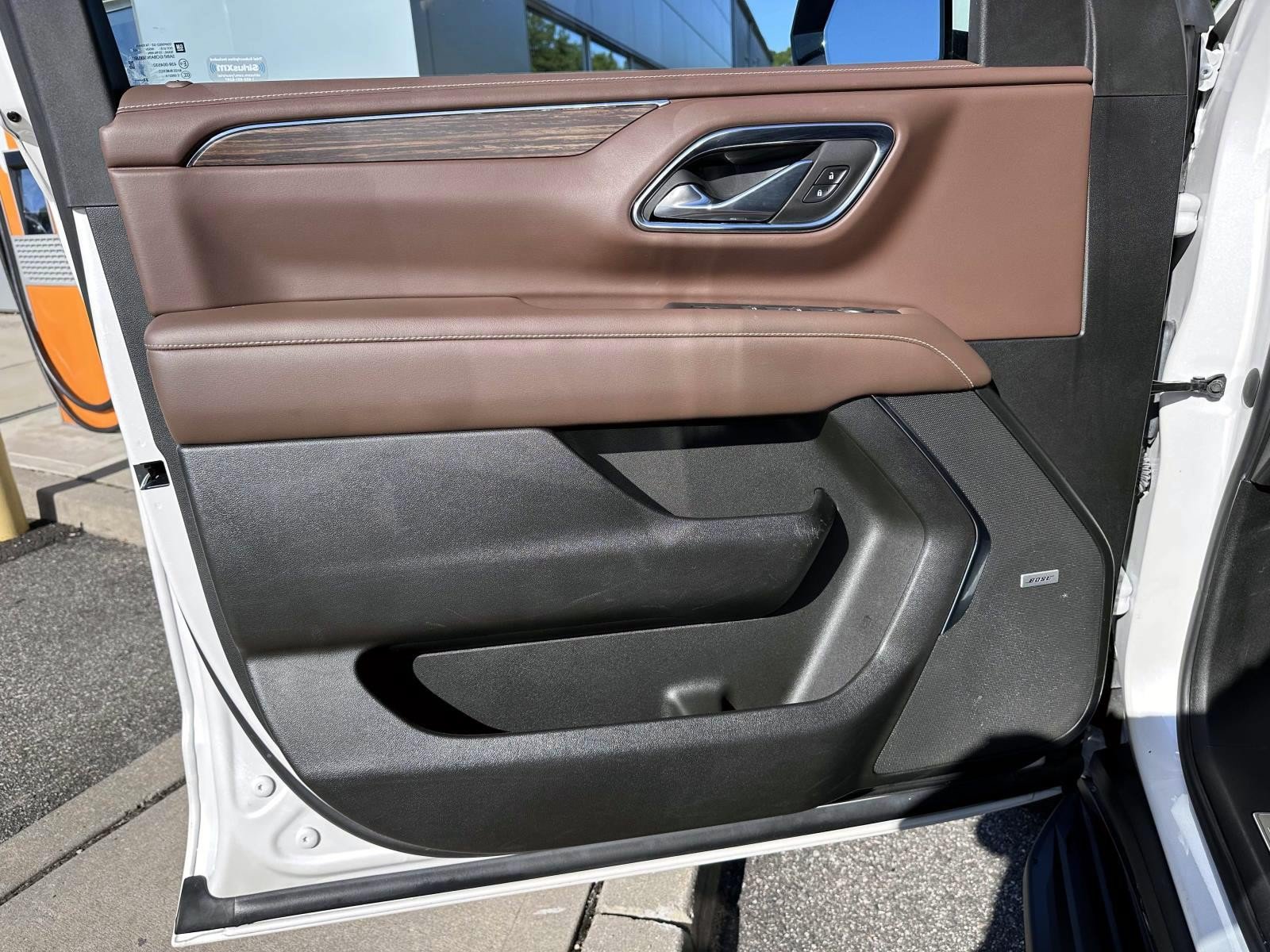 Used 2023 Chevrolet Suburban High Country w/ Advanced Technology Package AWD/4WD image 8