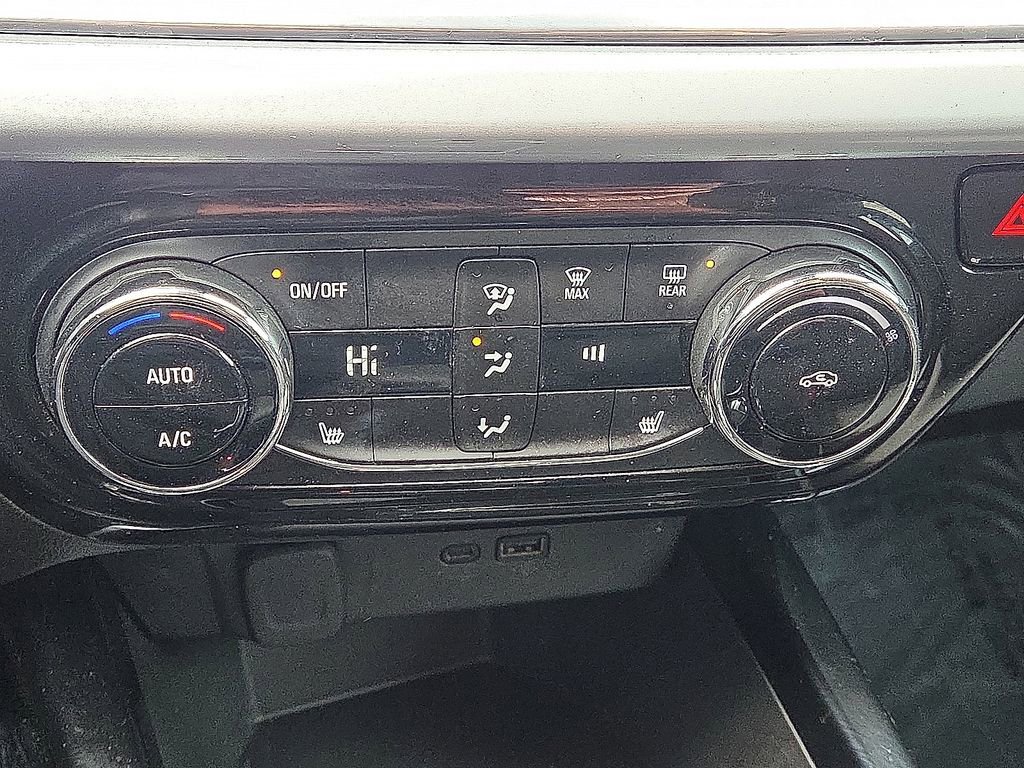 Used 2025 Chevrolet Trax LT w/ LT Convenience Package image 25