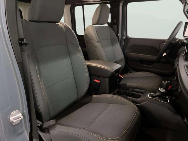 Used 2025 Jeep Wrangler Unlimited Sahara w/ Safety Group AWD/4WD image 89