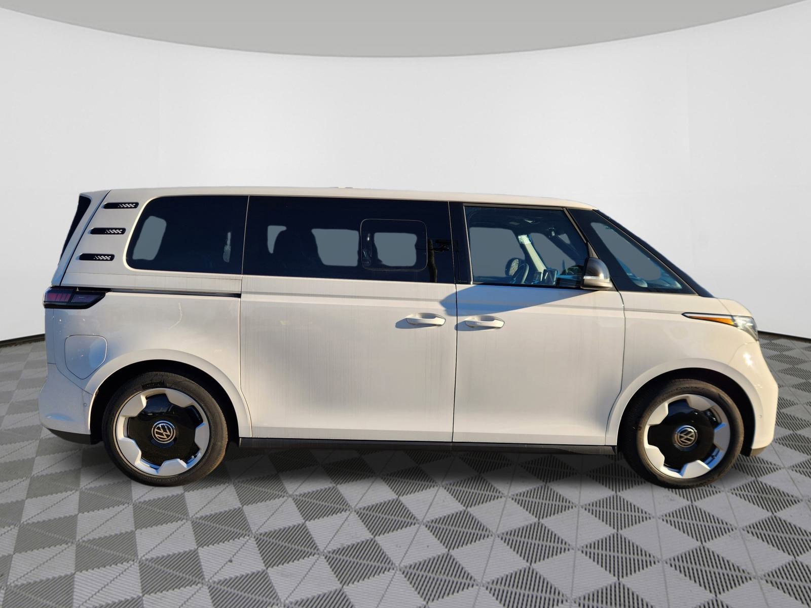 New 2025 Volkswagen ID. Buzz Pro S RWD image 6