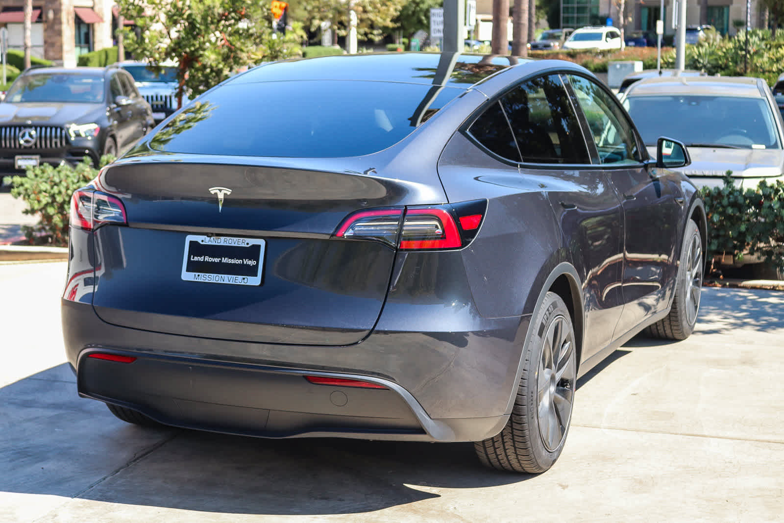 Used 2025 Tesla Model Y Long Range RWD image 6