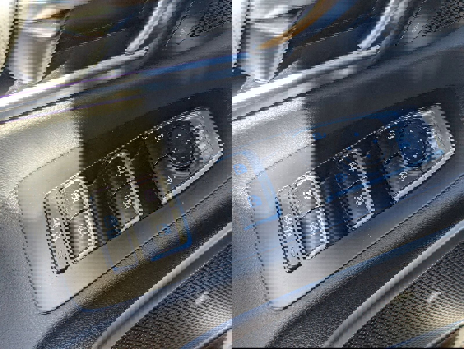 Used 2024 Kia Telluride SX w/ Towing Package image 21