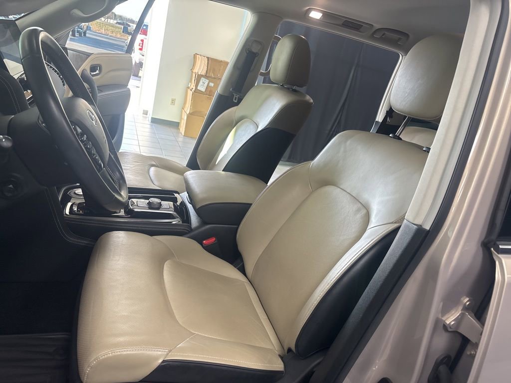 Used 2023 INFINITI QX80 Premium Select w/ All-Season Package image 30