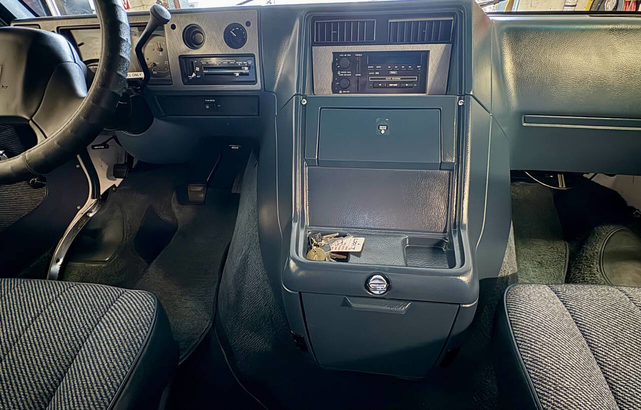 Used 1995 GMC G3500 Rally image 21