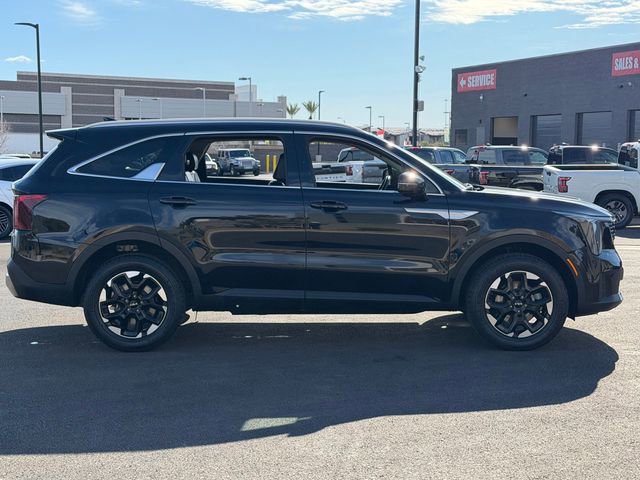 Used 2024 Kia Sorento S image 7