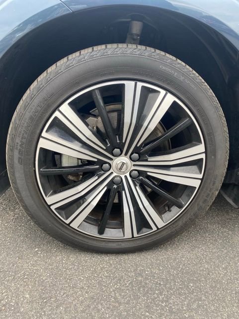 Used 2023 Volvo XC60 T8 Plus w/ Protection Package Premier AWD/4WD image 10