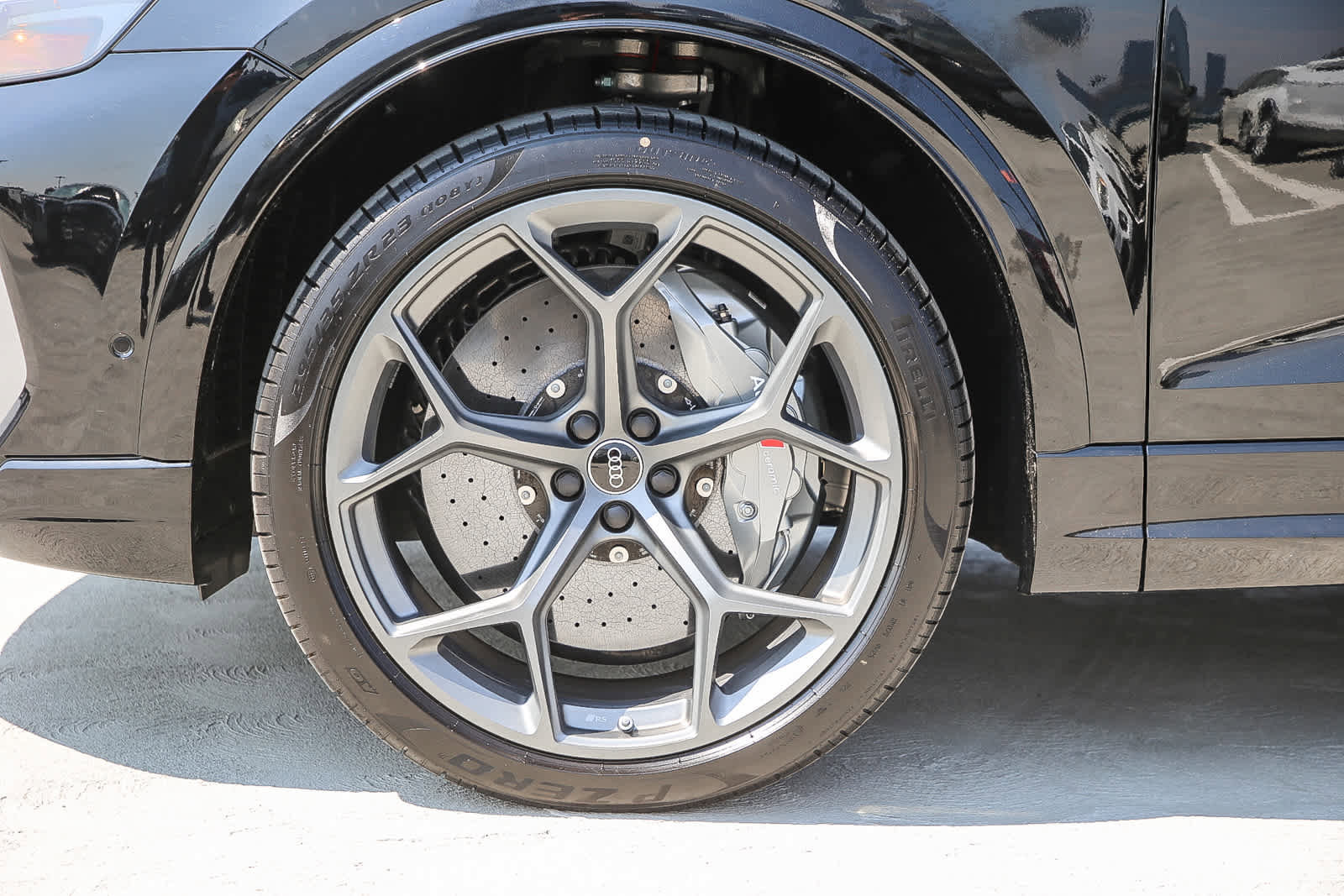 New 2025 Audi RS Q8 performance image 9