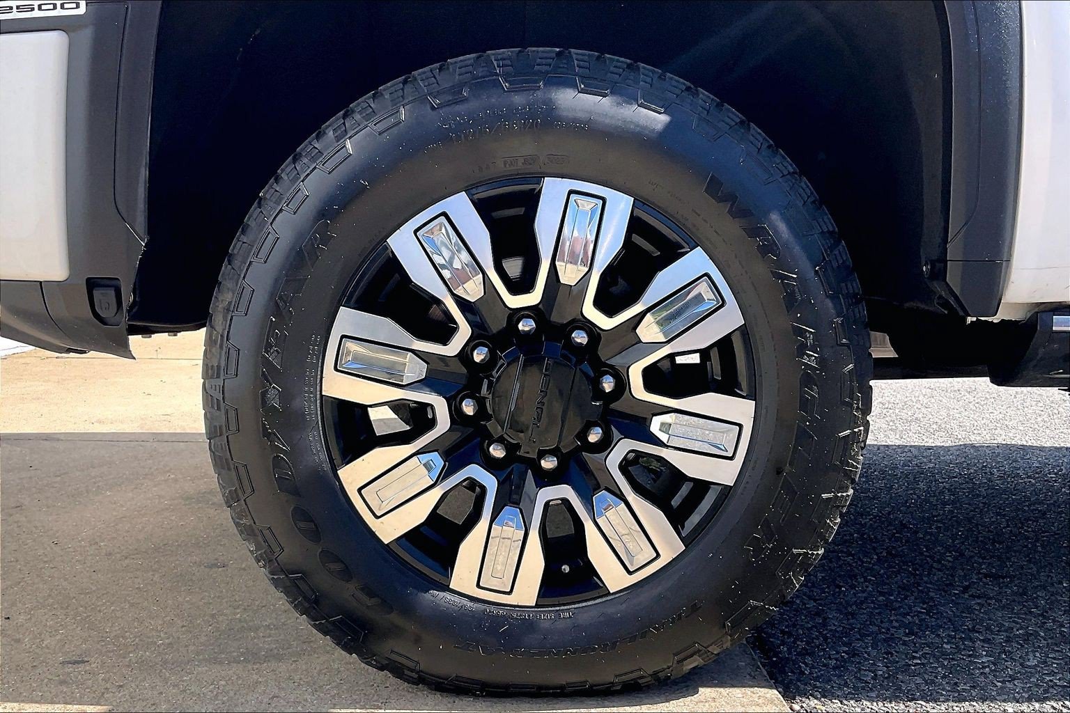 Used 2024 GMC Sierra 2500 Denali w/ Denali Reserve Package AWD/4WD image 11