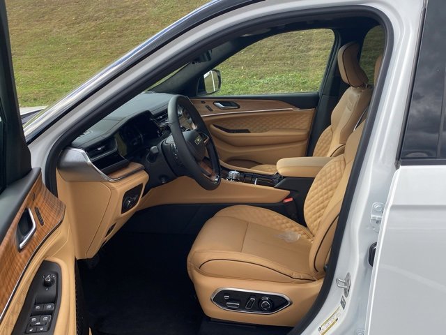 New 2025 Jeep Grand Cherokee Summit image 16