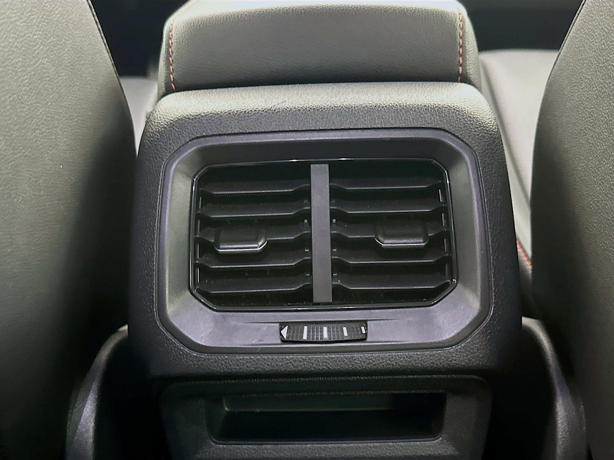 Used 2024 Volkswagen Tiguan SE image 26