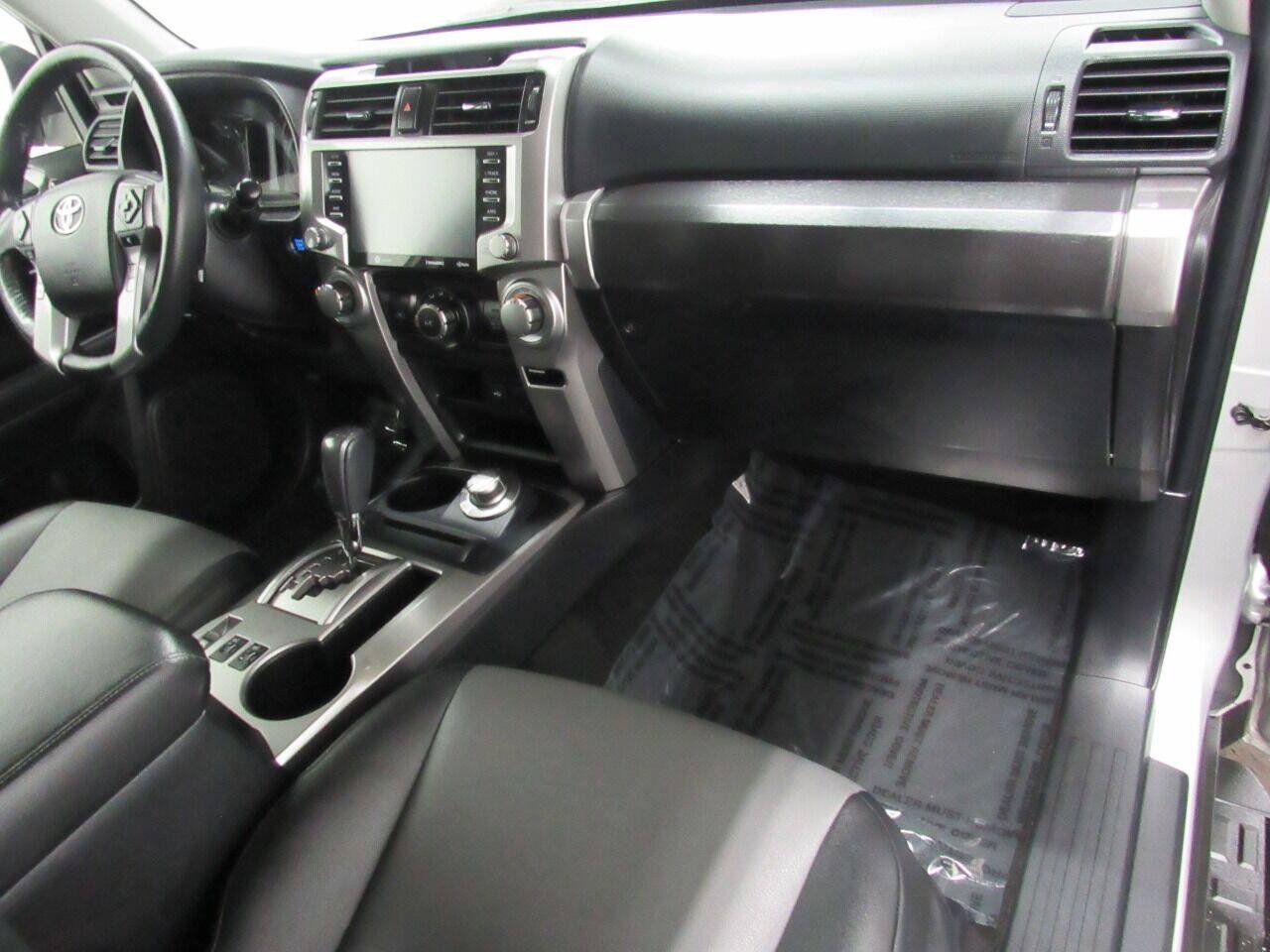 Used 2020 Toyota 4Runner SR5 Premium AWD/4WD image 15