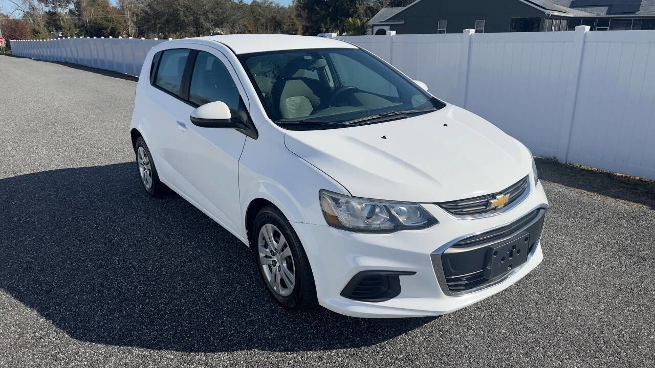 Used 2017 Chevrolet Sonic LT image 4