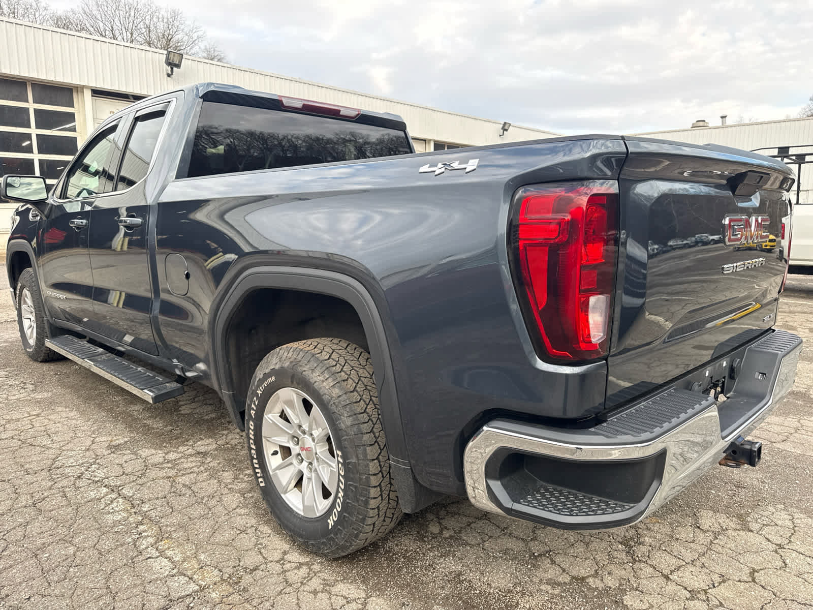 Used 2020 GMC Sierra 1500 SLE w/ SLE Value Package image 5