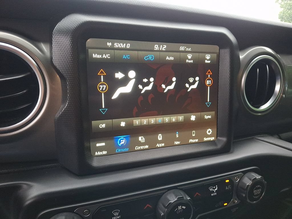 Used 2022 Jeep Wrangler Unlimited Sahara AWD/4WD image 16