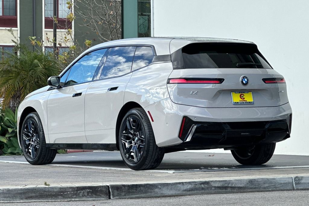New 2026 BMW iX xDrive60 w/ M Sport Package image 5