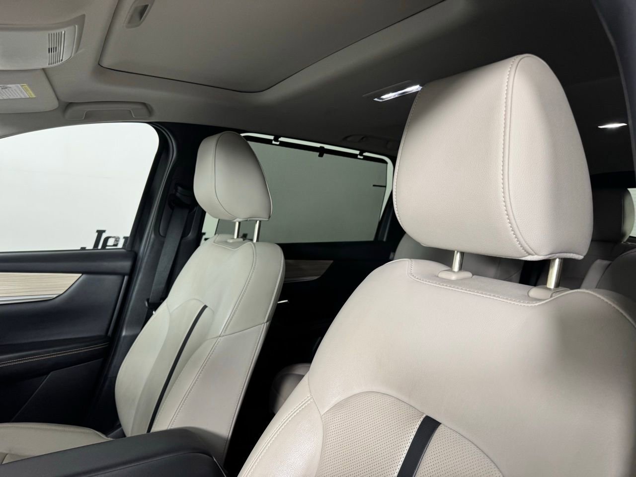 Used 2024 MAZDA CX-90 Plug-In Hybrid w/ Preferred image 8