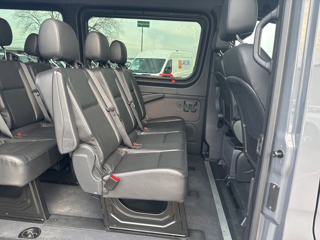 Used 2022 Mercedes-Benz Sprinter 2500 image 32