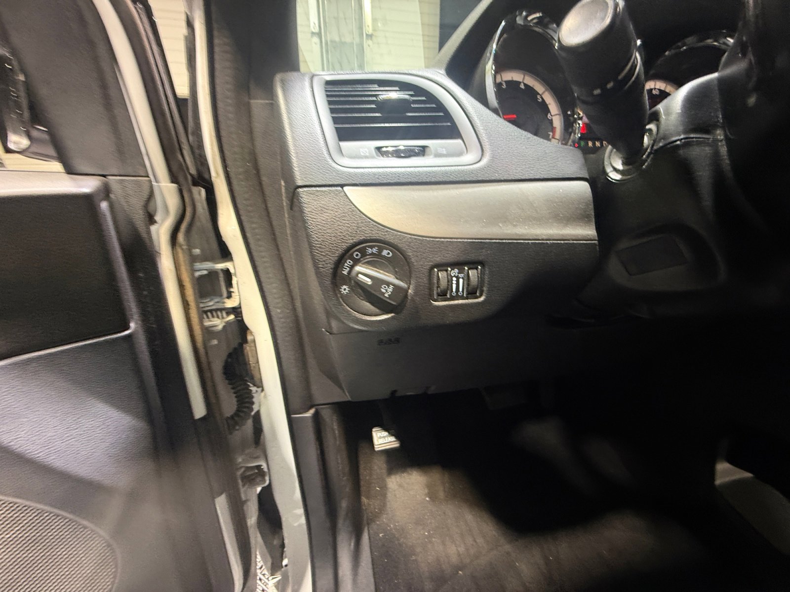 Used 2016 Dodge Grand Caravan R/T FWD image 12