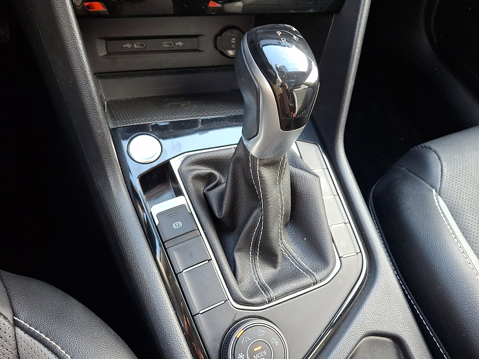 Used 2022 Volkswagen Taos SEL image 16