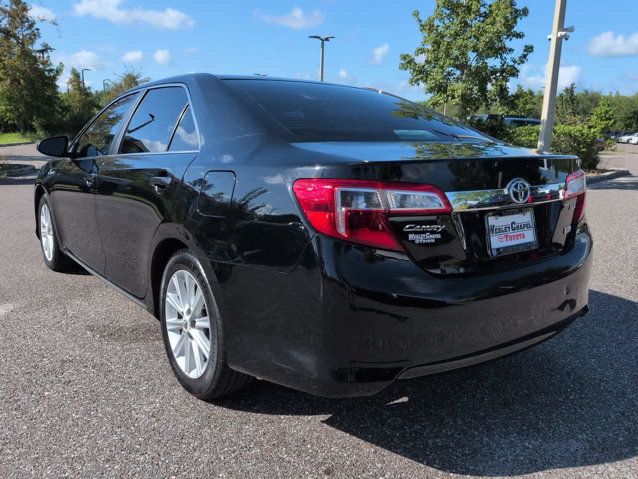 Used 2013 Toyota Camry XLE FWD image 4