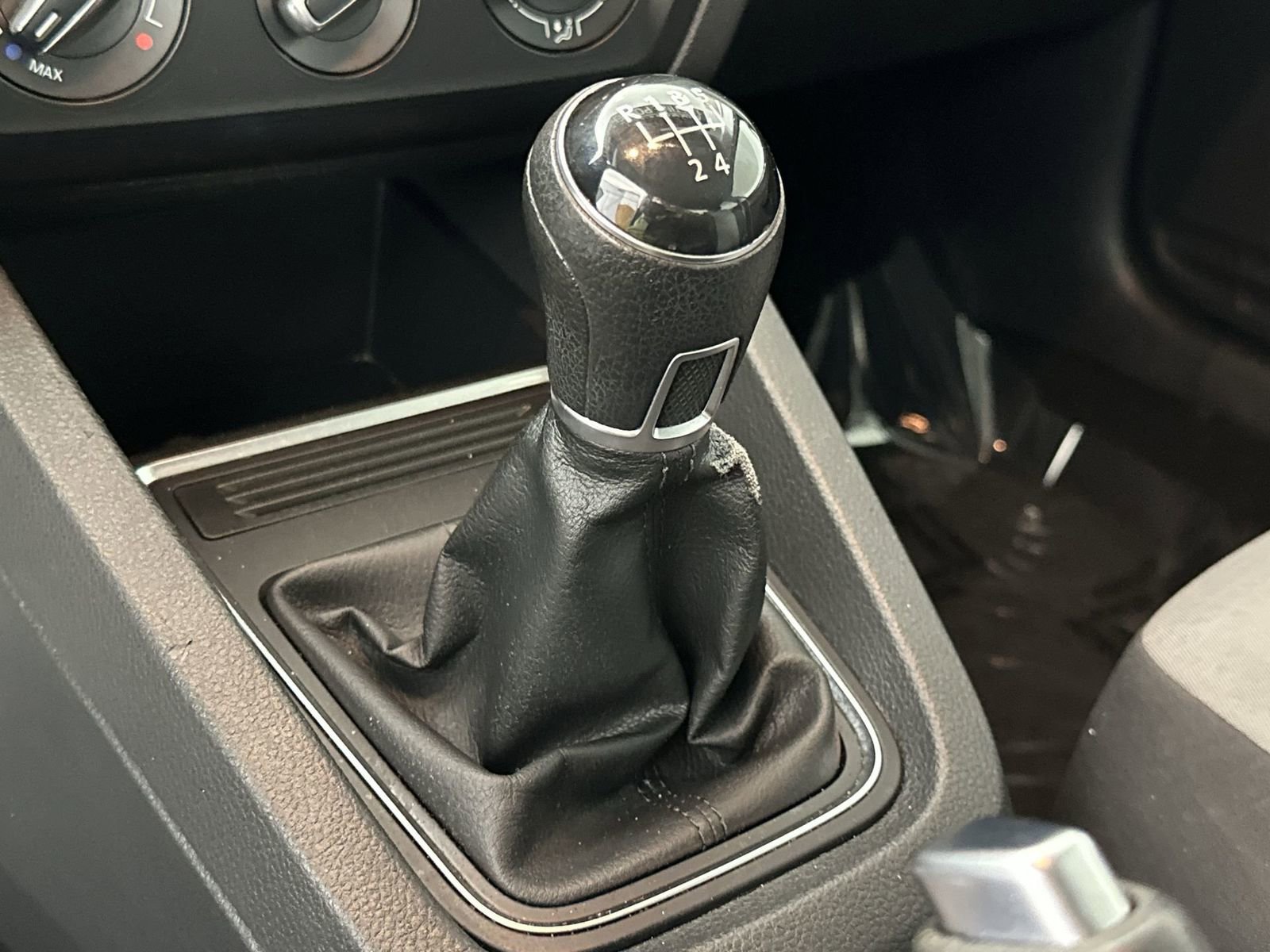 Used 2017 Volkswagen Jetta S image 20