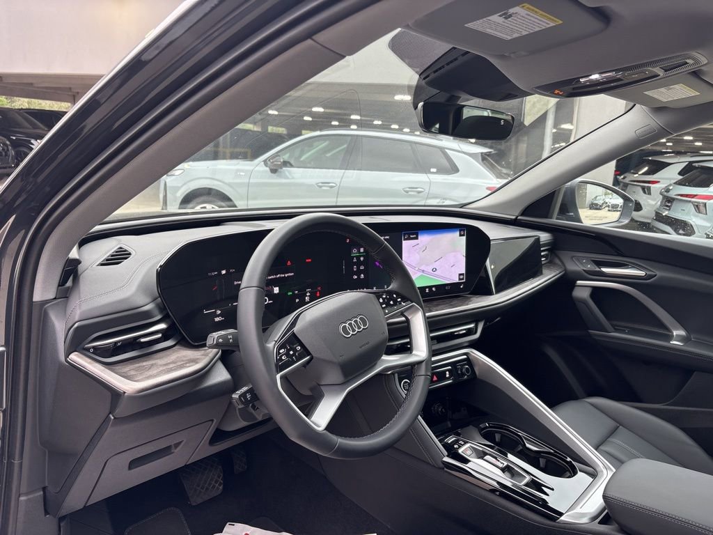 Used 2025 Audi Q5 Premium w/ Convenience Package AWD/4WD image 12