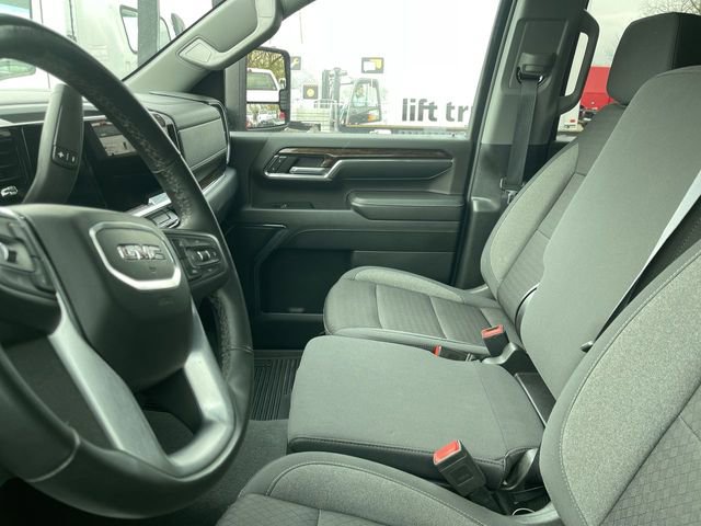 Used 2024 GMC Sierra 2500 SLE w/ SLE Value Package; image 4